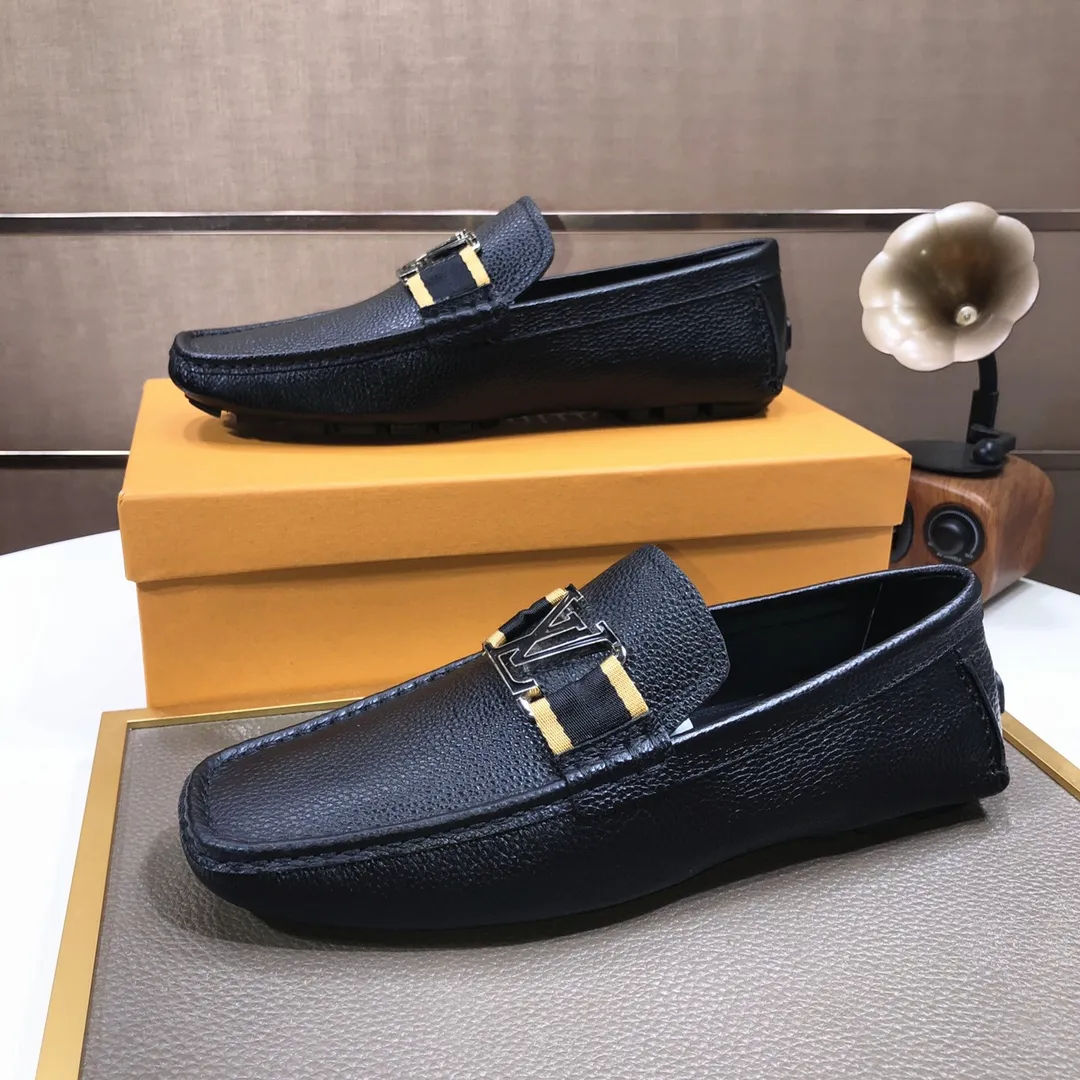 Men's men's shoes 💰420💰 [LV Doudou shoes] (water-dyed cowhide lining) new model is on the market, available on the official website. The new Doudou shoes are processed into single-color materials, and the uppers are made of imported cowhide material. The body of the shoe is fully hemmed with mark thread, and is lined with imported original cowhide leather. The elegant shoe shape is super suitable for all-matching, and the size is 38-44.